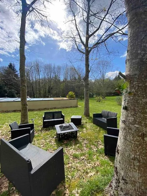 Holiday home Gite Arvor 6P, Piscine Ou Jacuzzi Saint-Evarzec